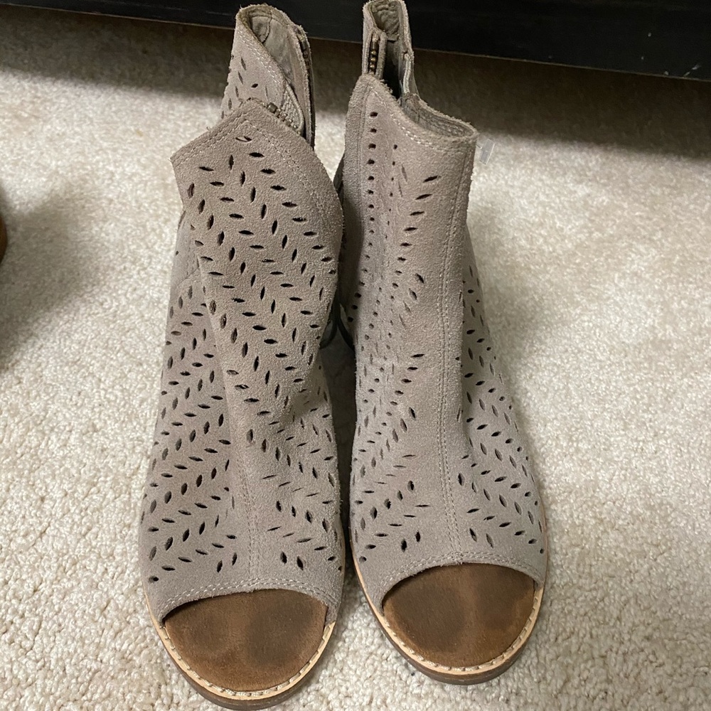 Tom’s open-toe booties
